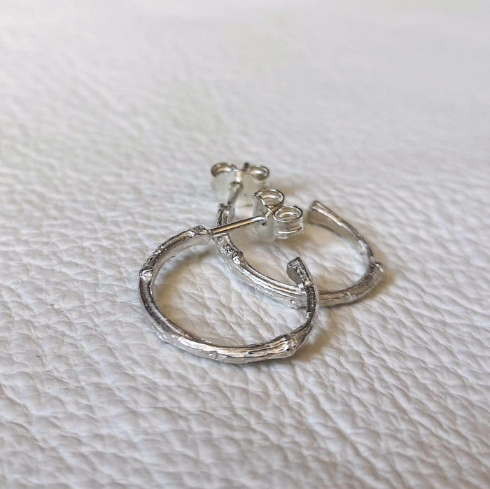 925 Zilveren Forest creolen. Oorbellen geïnspireerd door de takken van een Esdoorn. Handgemaakt door Goudsmederij Goedbloed.