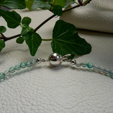 Afbeelding in Gallery-weergave laden, 925 Zilveren edelsteen kralen collier. Handgemaakt collier uit de Forest collectie van Goudsmederij Goedbloed.
